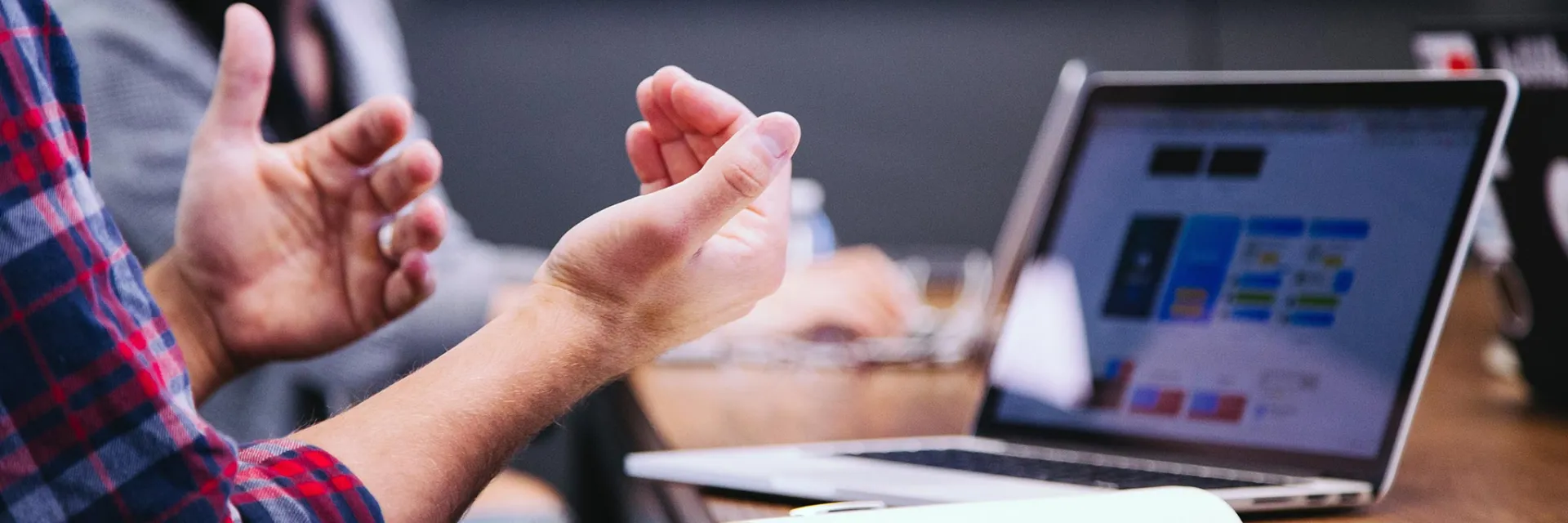 Descubre nuestros Ciclos de Conocimiento con los que impactamos directamente en la empleabilidad y el desarrollo profesional.