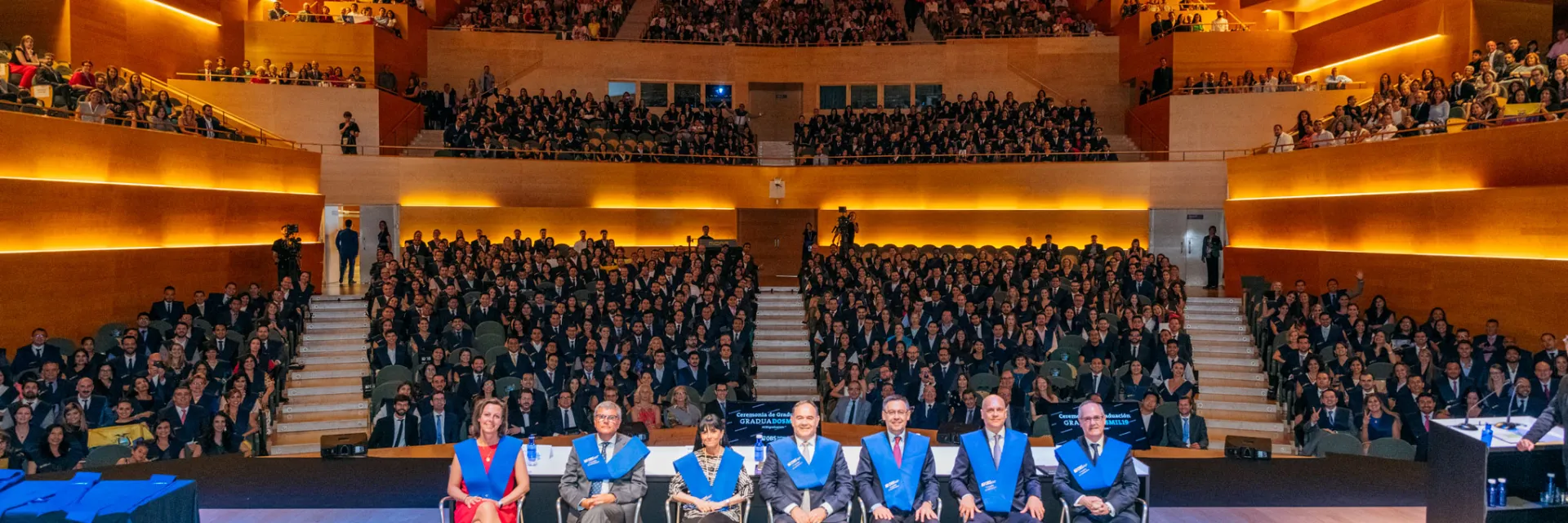 El claustro docente de OBS Business School está formado por profesores en activo y de prestigio internacional