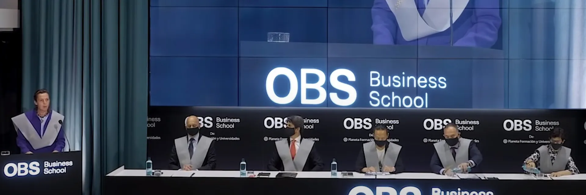 Vive la Ceremonia de Graduación 2021 de OBS Business School