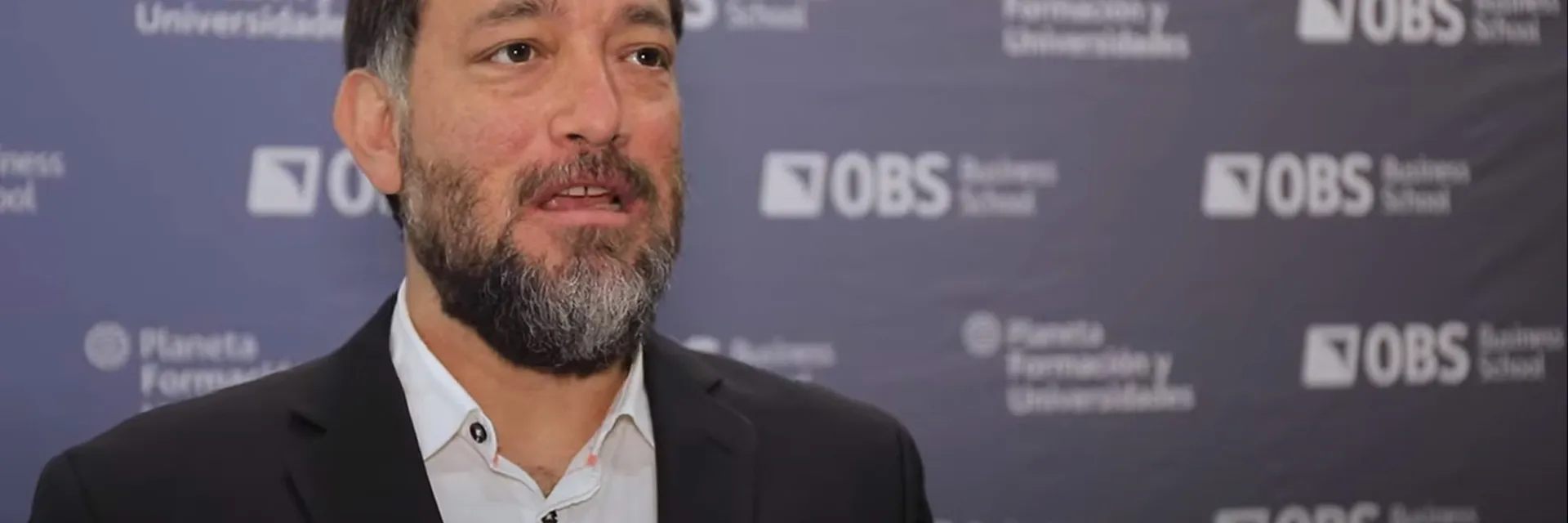 Descubre la opinión de el exalumno de OBS Camilo Andrés Jaime sobre el Máster en Dirección de Comunicación Corporativa