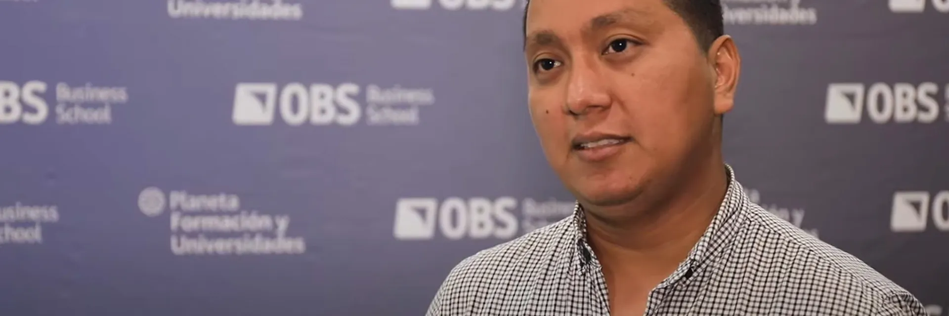 Descubre la opinión del exalumno de OBSJohn Reyes sobre el Máster en Dirección de Operaciones e Innovación