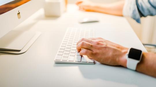 Descubre el Máster 100% online en Inteligencia Artificial de OBS Business School y lidera la industria 4.0