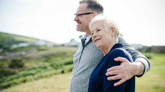 adults-arms-around-couple-1586481_1.jpg