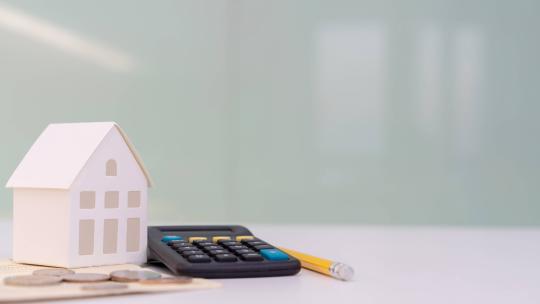 Calculadora y casita