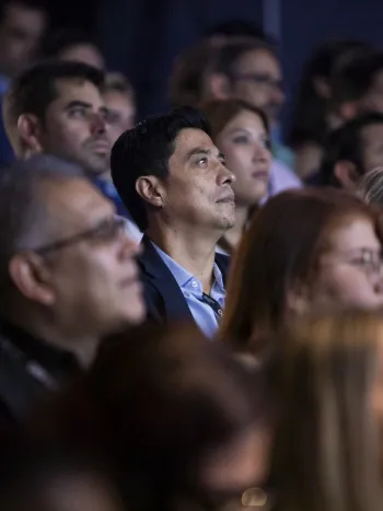 Público en el Alumni Welcome Experince 2025