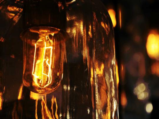 Lámpara con bombilla de led