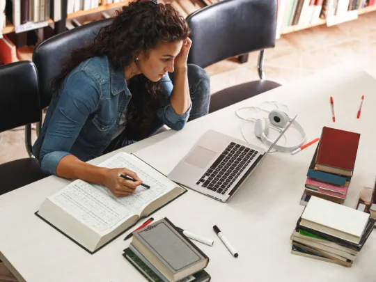 Ayudas al estudio PFU y Colombia Ayudas al estudio PFU y Colombia