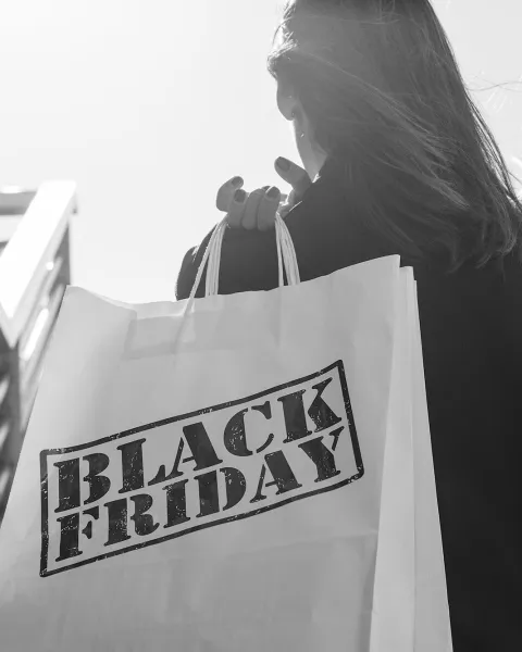 El 88% de los españoles asegura que realizará sus compras navideñas online descubre la tendencia del Black Friday y Cyber Monday 2021 en el informe de OBS