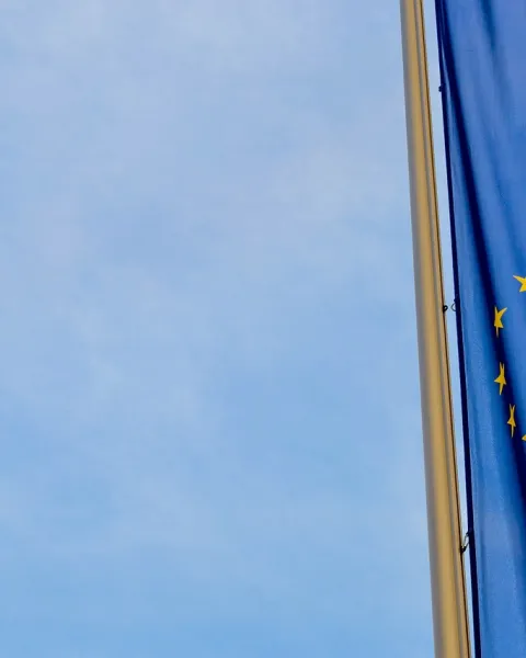 UE - 1