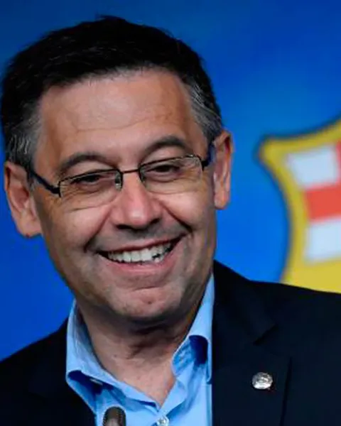 OBS celebra su graduación con un padrino de excepción: Josep Maria Bartomeu, presidente del FC Barcelona