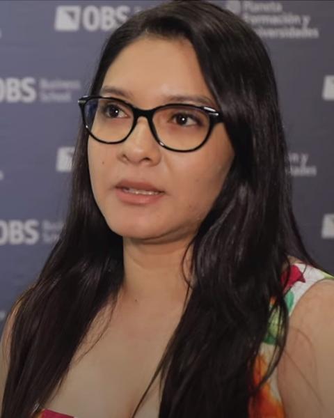 Descubre la opinión de la exalumna de OBS Sigrid Ogaldez sobre el Máster en International Business Management 