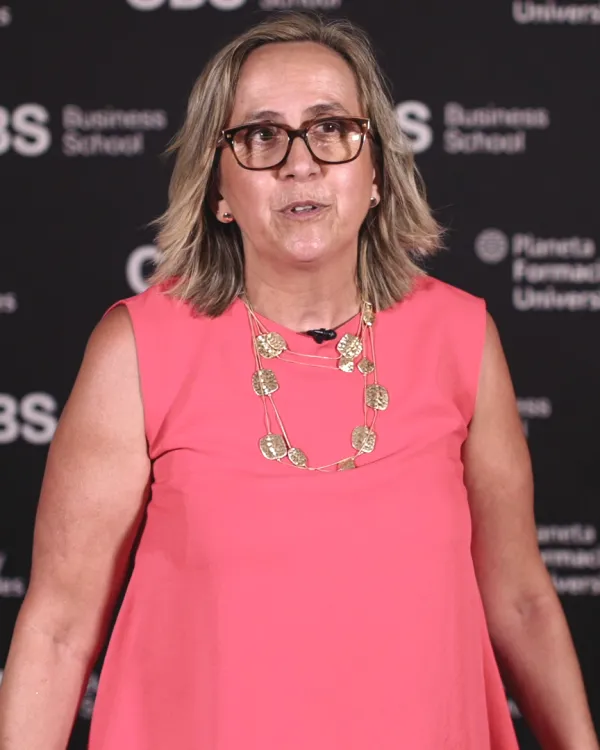 Descubre la opinión de Herminia Arias sobre nuestro Máster en Project Management